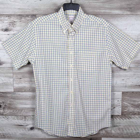 Brooks Brothers* Men's Short Sleeve Button Down Curved Hem Shirt~ Size Medium - Picture 1 of 13